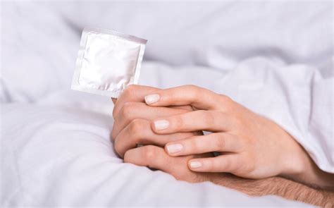 Pijpen zonder condoom tegen meerprijs Escorteren Couillet